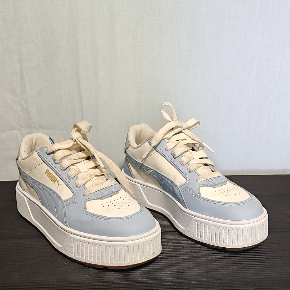 Puma Women's Sneakers in Cream and Light Blue
